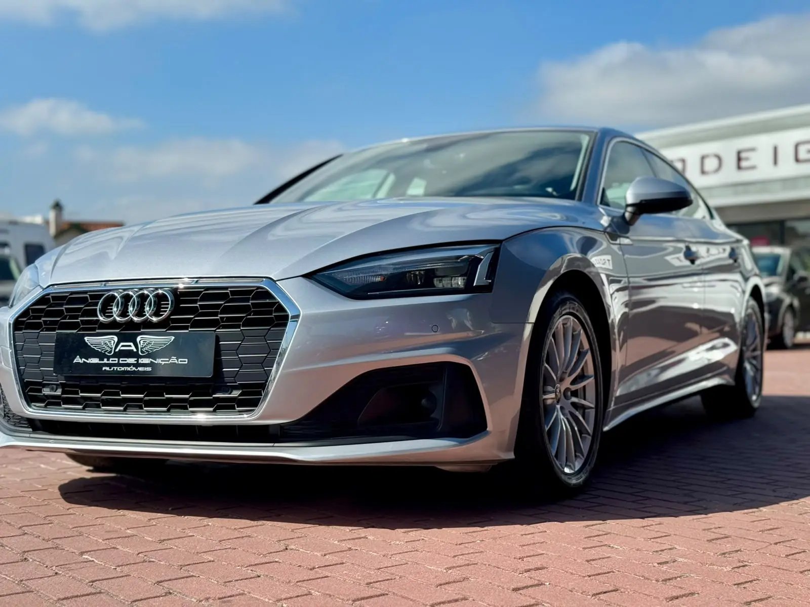 
								Audi Sedan 2021 3297000 142500 A5 Sportback 30 TDI S tronic Automática completo									