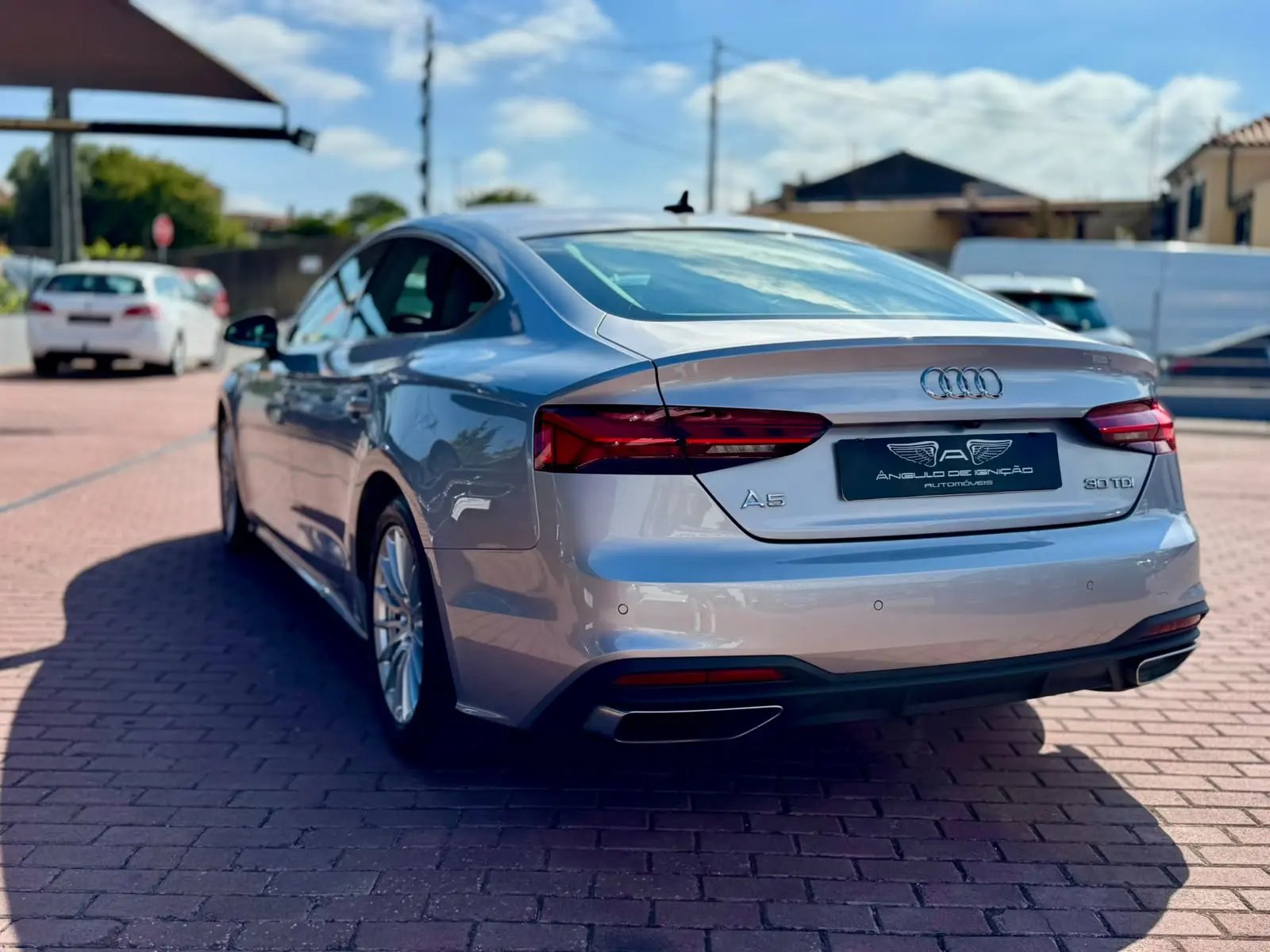
								Audi Sedan 2021 3297000 142500 A5 Sportback 30 TDI S tronic Automática completo									