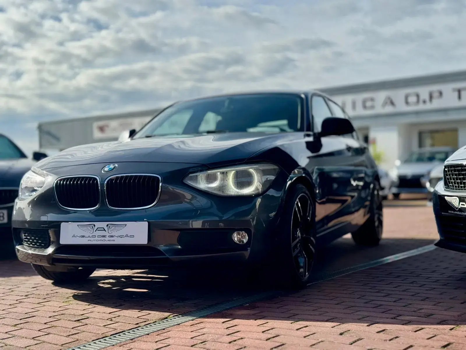 BMW Citadino 2012 1103000 297000 118 d Line Urban Manual