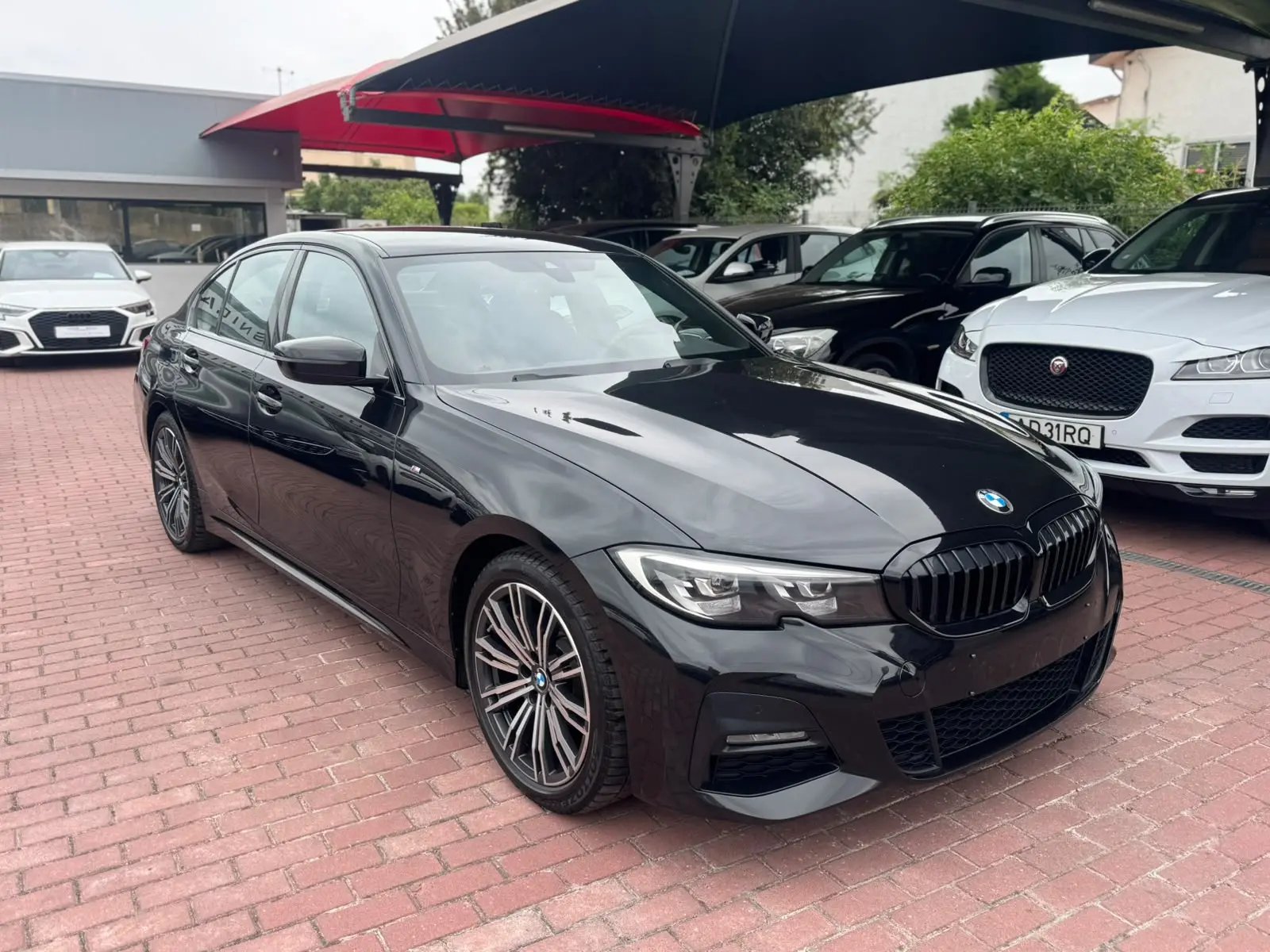 
								BMW Sedan 2022 2746000 180000 318 d Pack M Manual completo									