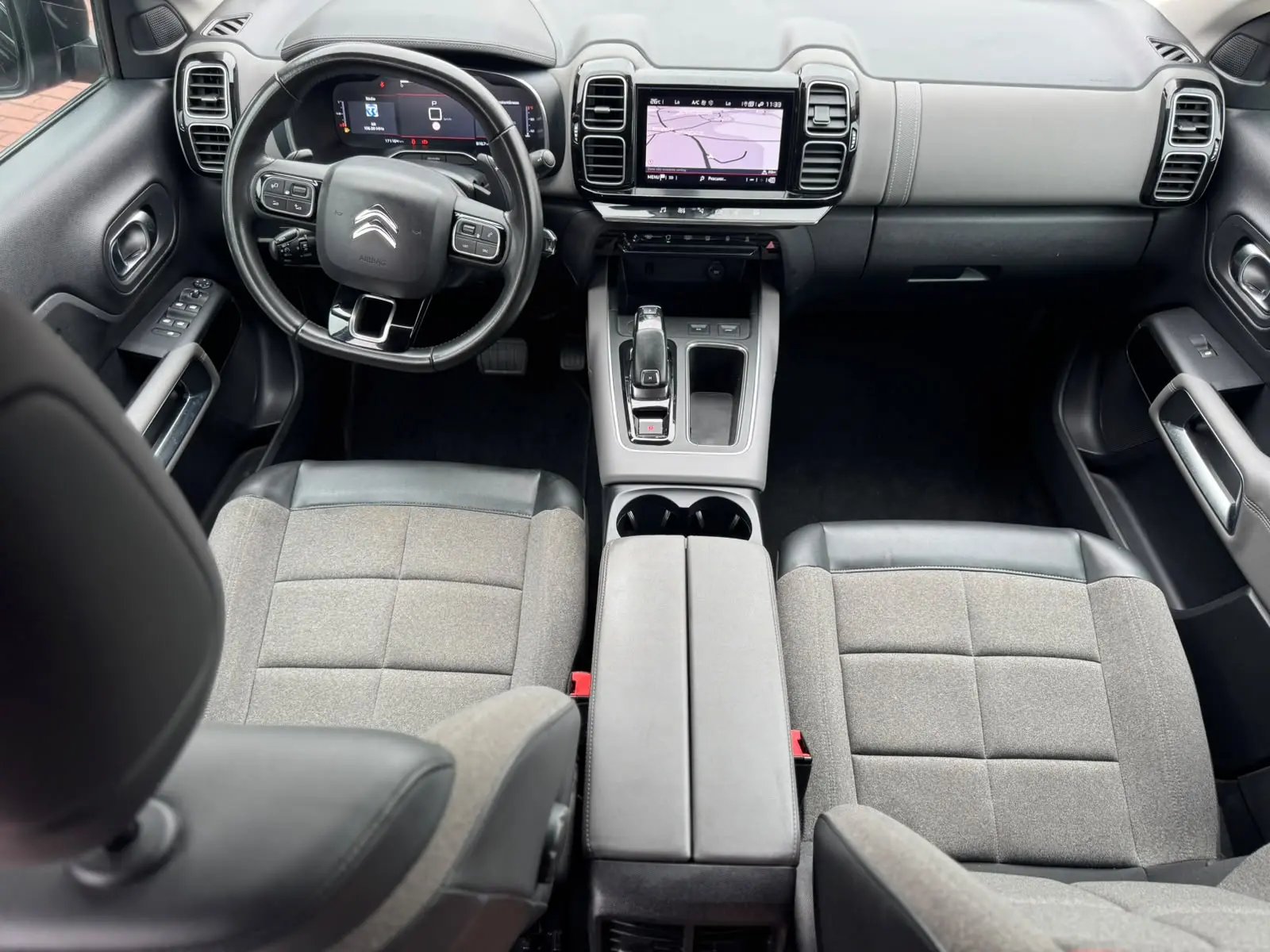 
								Citroen SUV 2021 2096000 170000 C5 Aircross BlueHDI 130 S&S EAT8 MAX Automática completo									