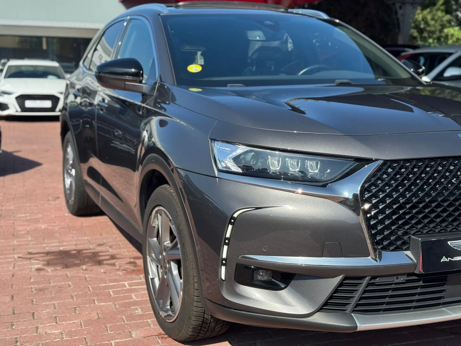 
								DS SUV 2021 2526000 135000 DS7 Crossback BlueHDI 130 Aut. Grand Chic Automática completo									