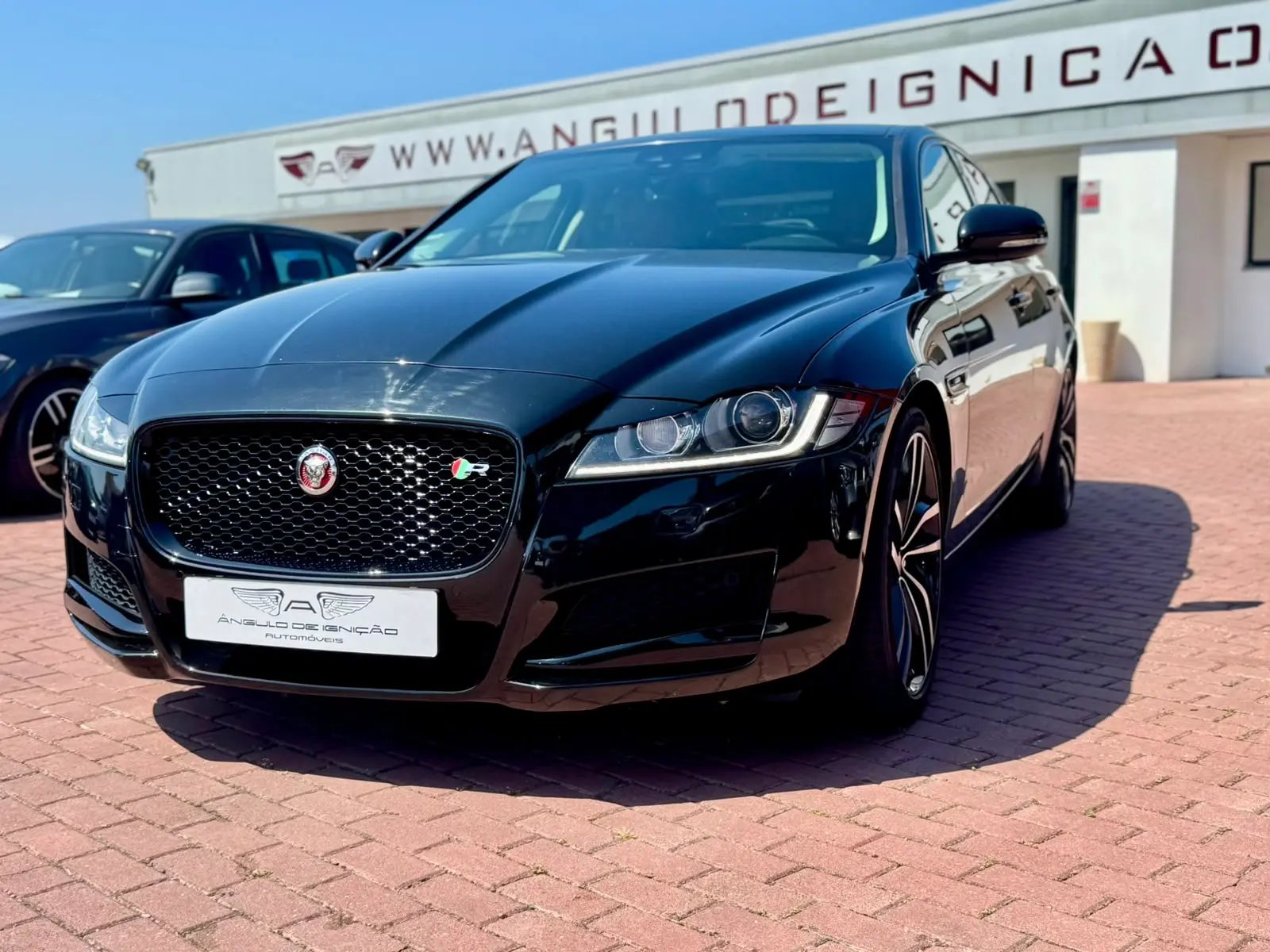Jaguar Citadino 2016 2151000 214000 XF 20d Aut. R-Sport Automática