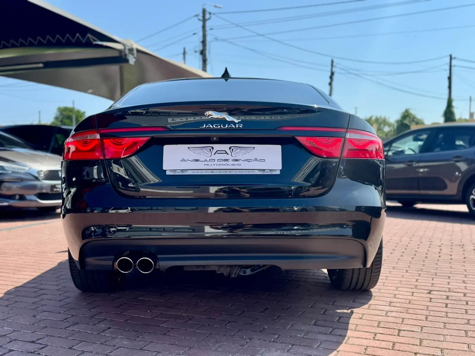 
								Jaguar Citadino 2016 2151000 214000 XF 20d Aut. R-Sport Automática completo									