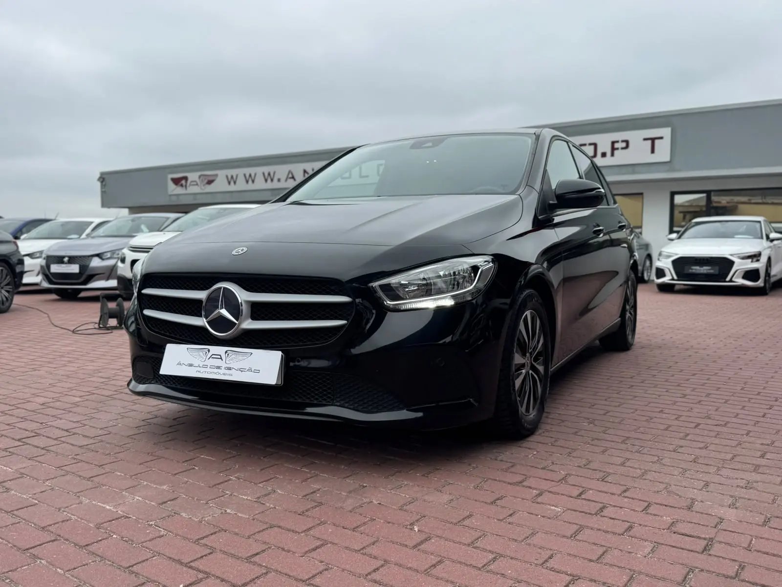 Mercedes-Benz SUV 2021 2481000 150000 B 200 d 8G-DCT Automática