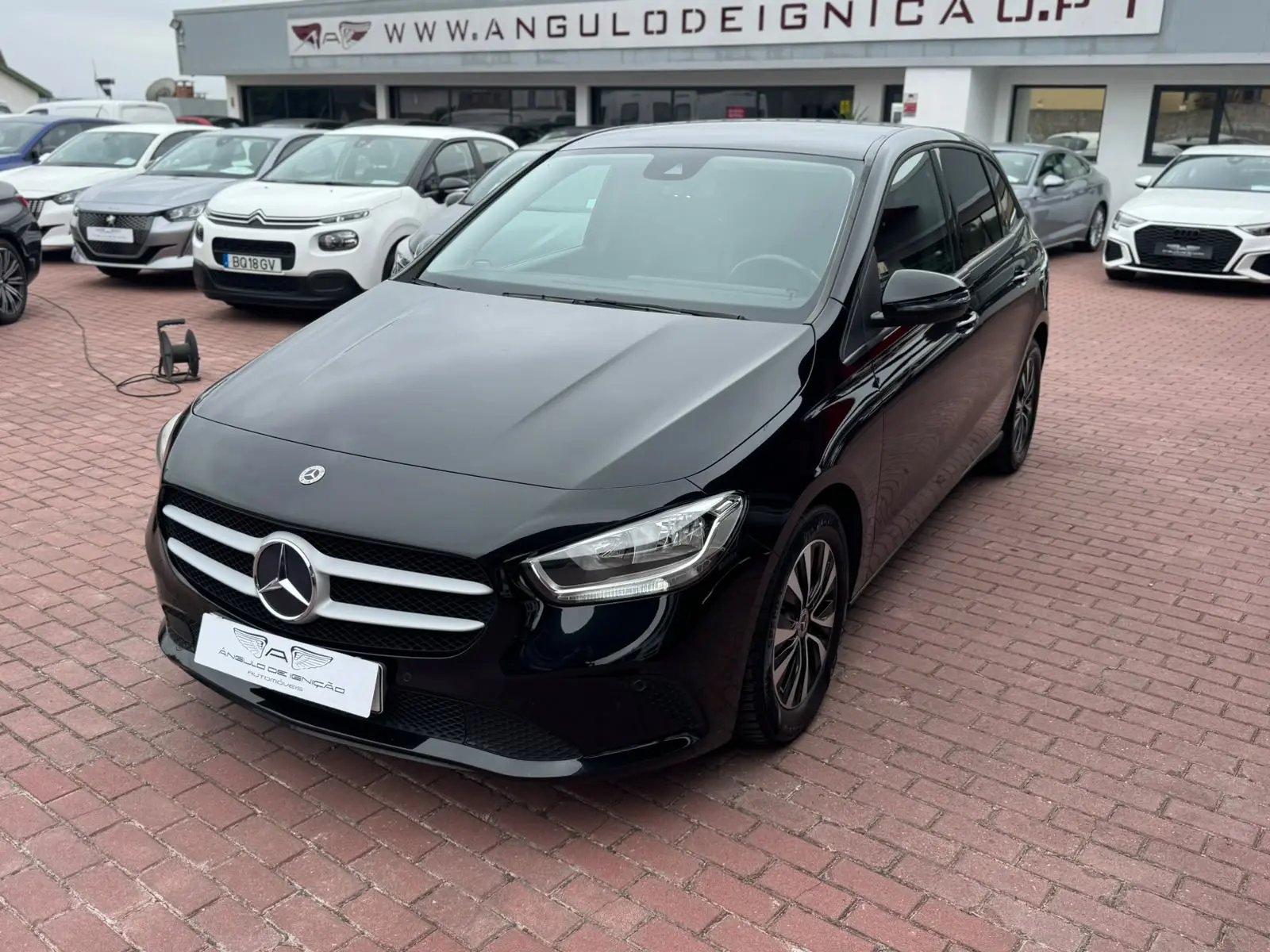 Mercedes-Benz SUV 2021 2481000 150000 B 200 d 8G-DCT Automática