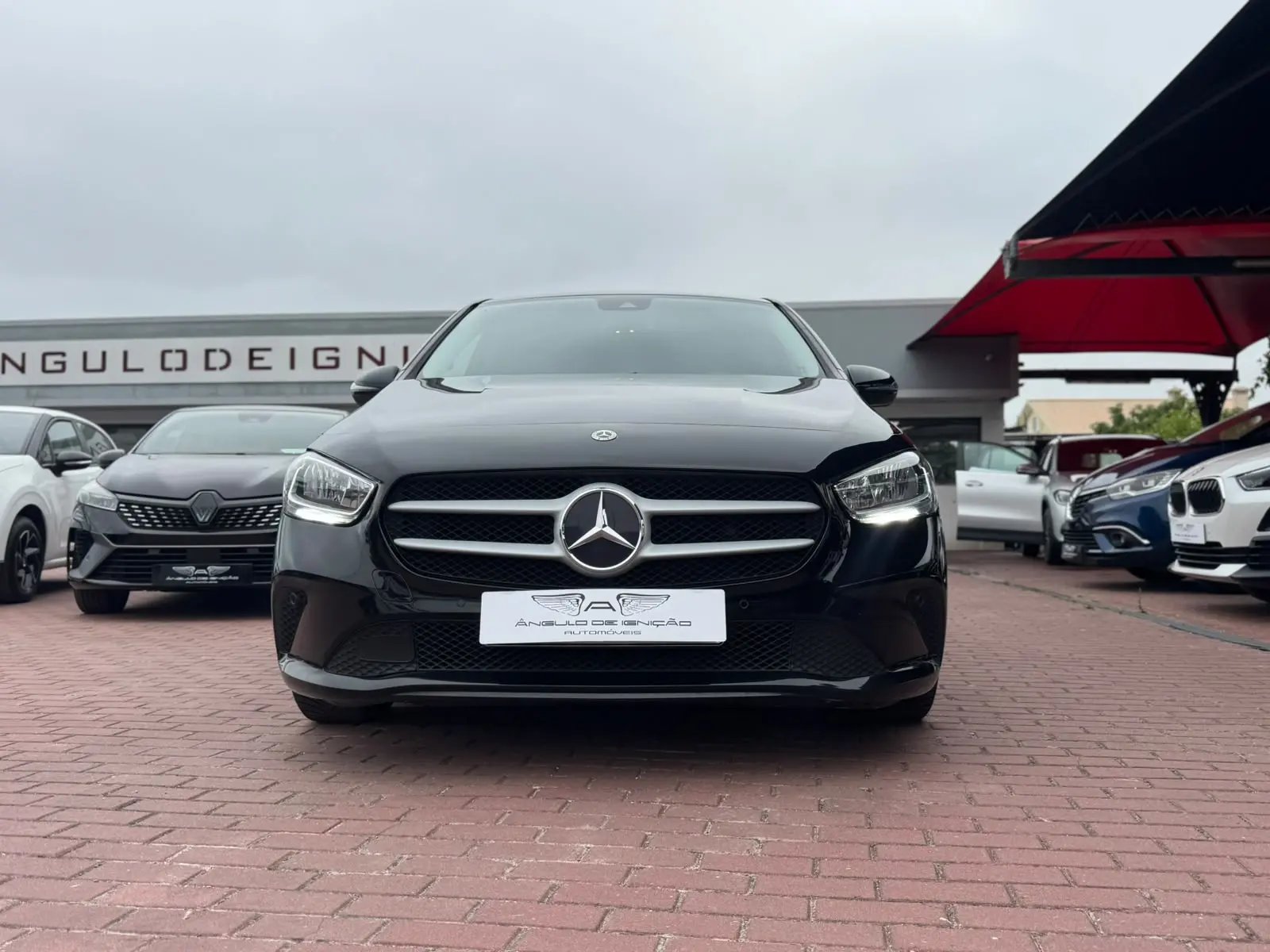 Mercedes-Benz SUV 2021 2481000 150000 B 200 d 8G-DCT Automática