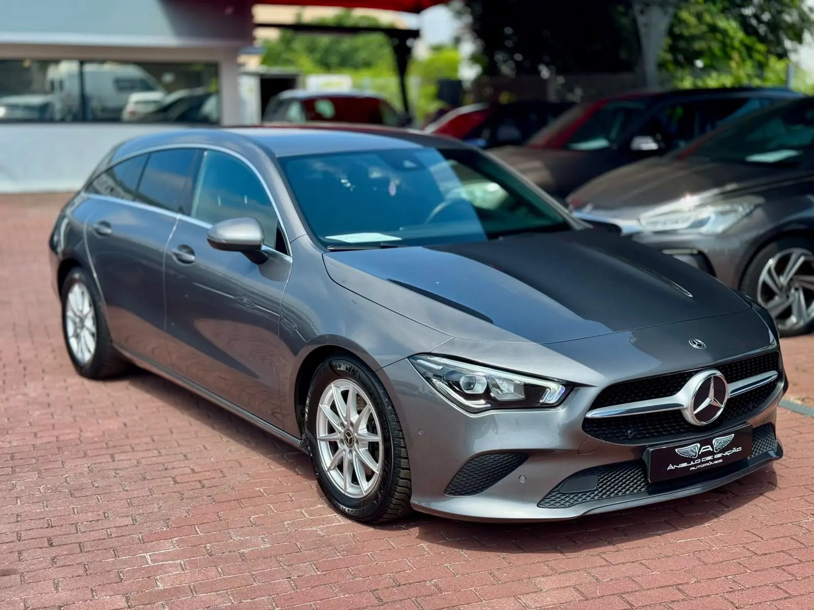 Mercedes-Benz Carrinha 2020 2316000 164000 CLA 180 d Shooting Brake Business Solutions Manual