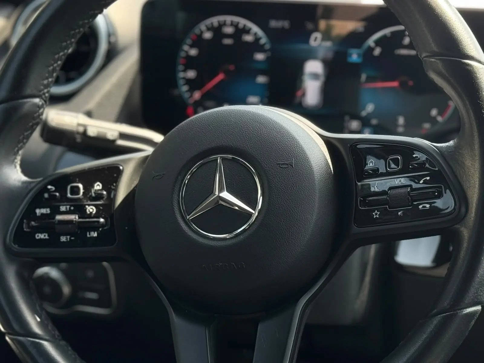 
								Mercedes-Benz SUV 2022 3639000 98750 GLA 200 d 4Matic 8G-DCT Special Edition Automática completo									