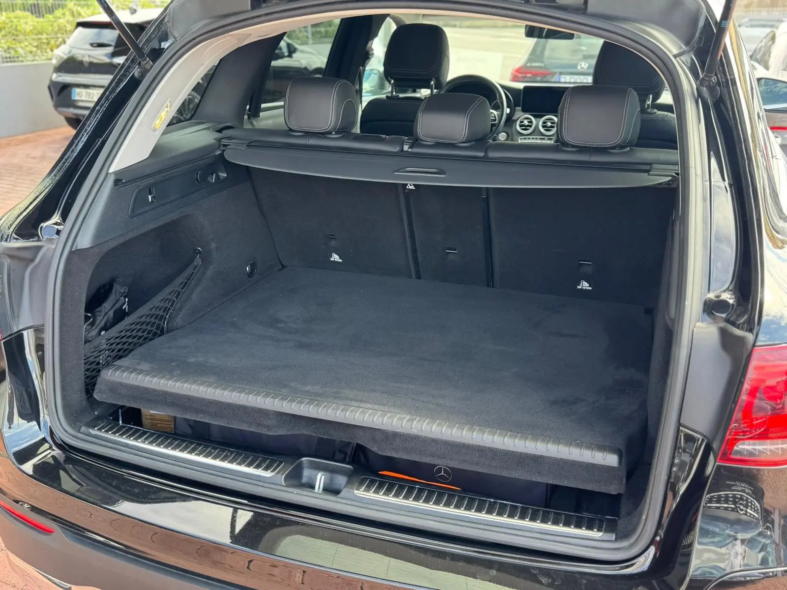 
								Mercedes-Benz SUV 2022 3959000 164000 GLC 300 de 4Matic 9G-TRONIC Exclusive Automática completo									