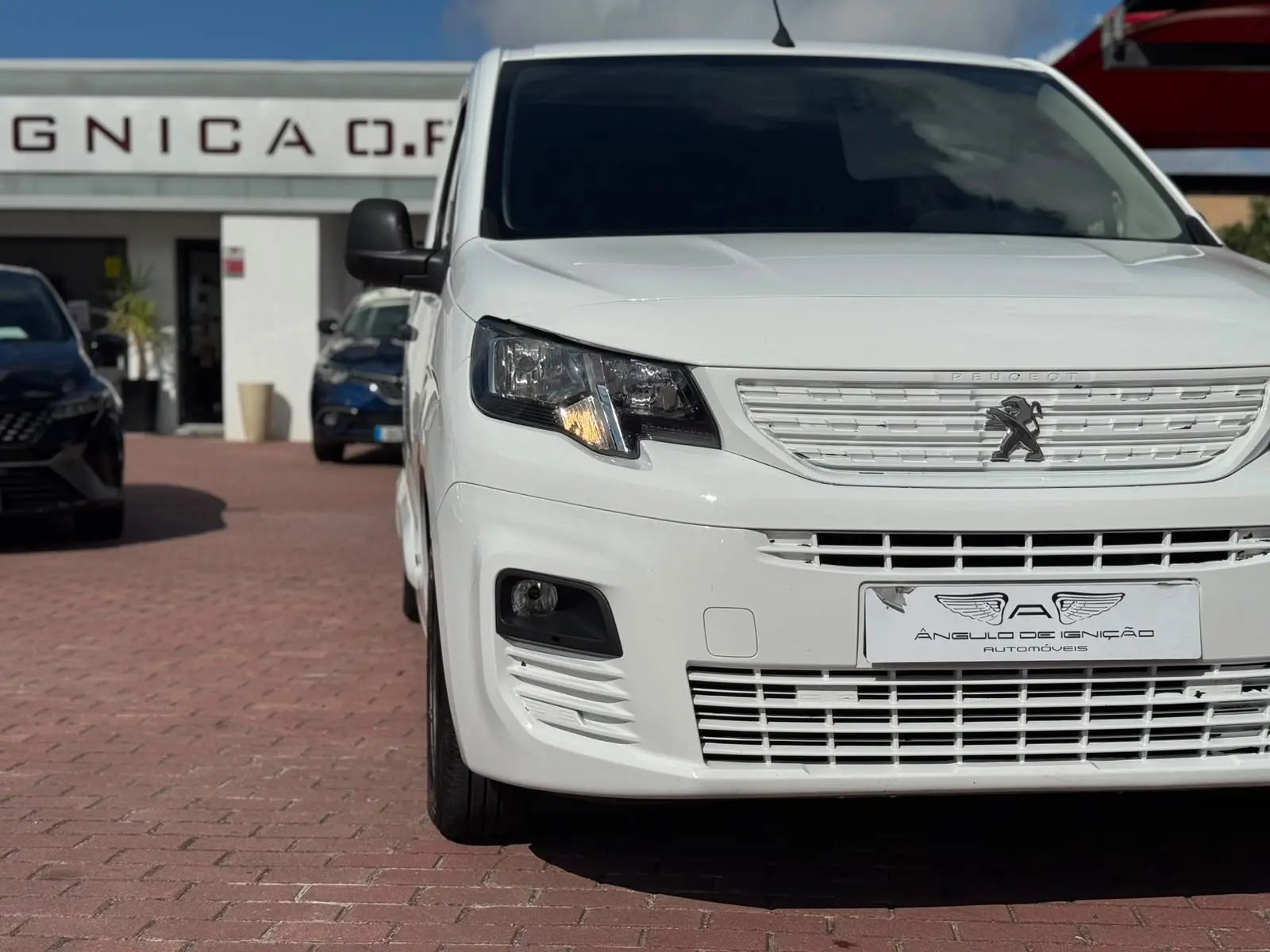 Peugeot Comercial 2019 1379000 72000 Partner Manual