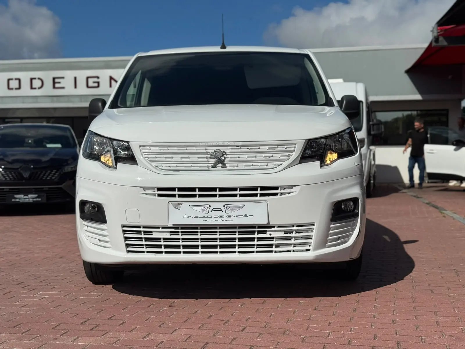 Peugeot Comercial 2019 1379000 72000 Partner Manual