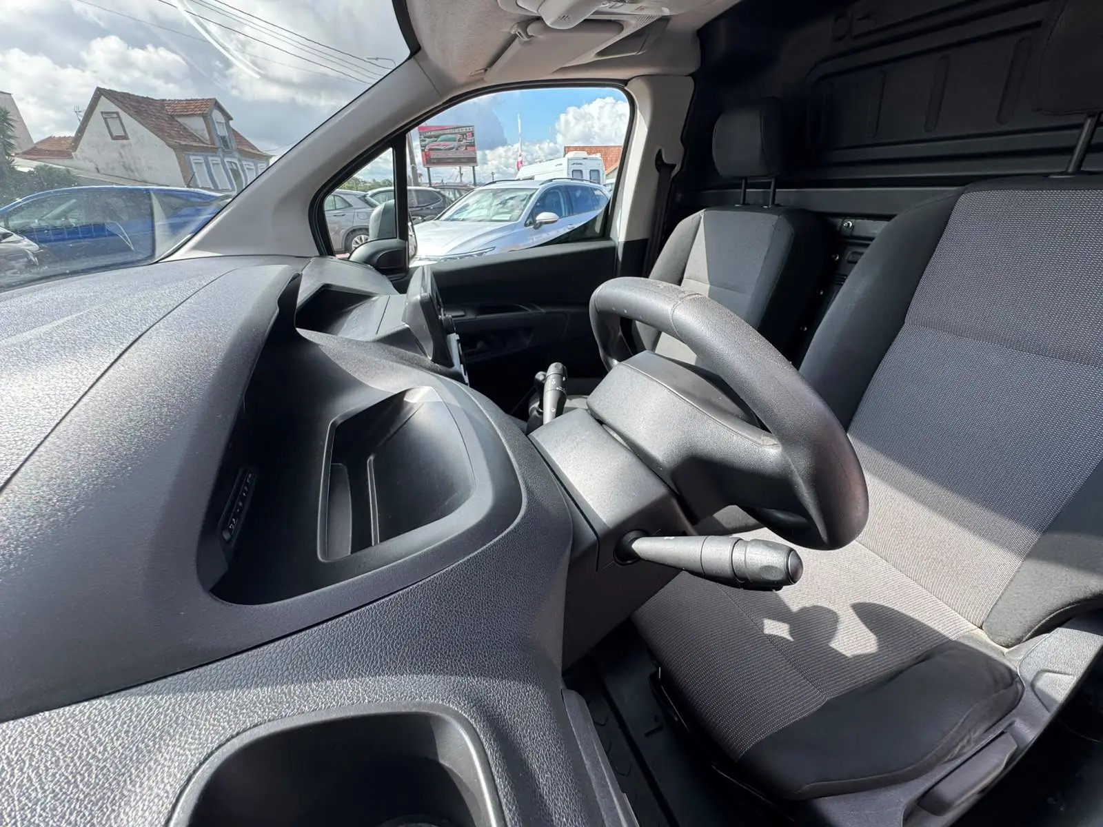 
								Peugeot Comercial 2019 1379000 72000 Partner Manual completo									