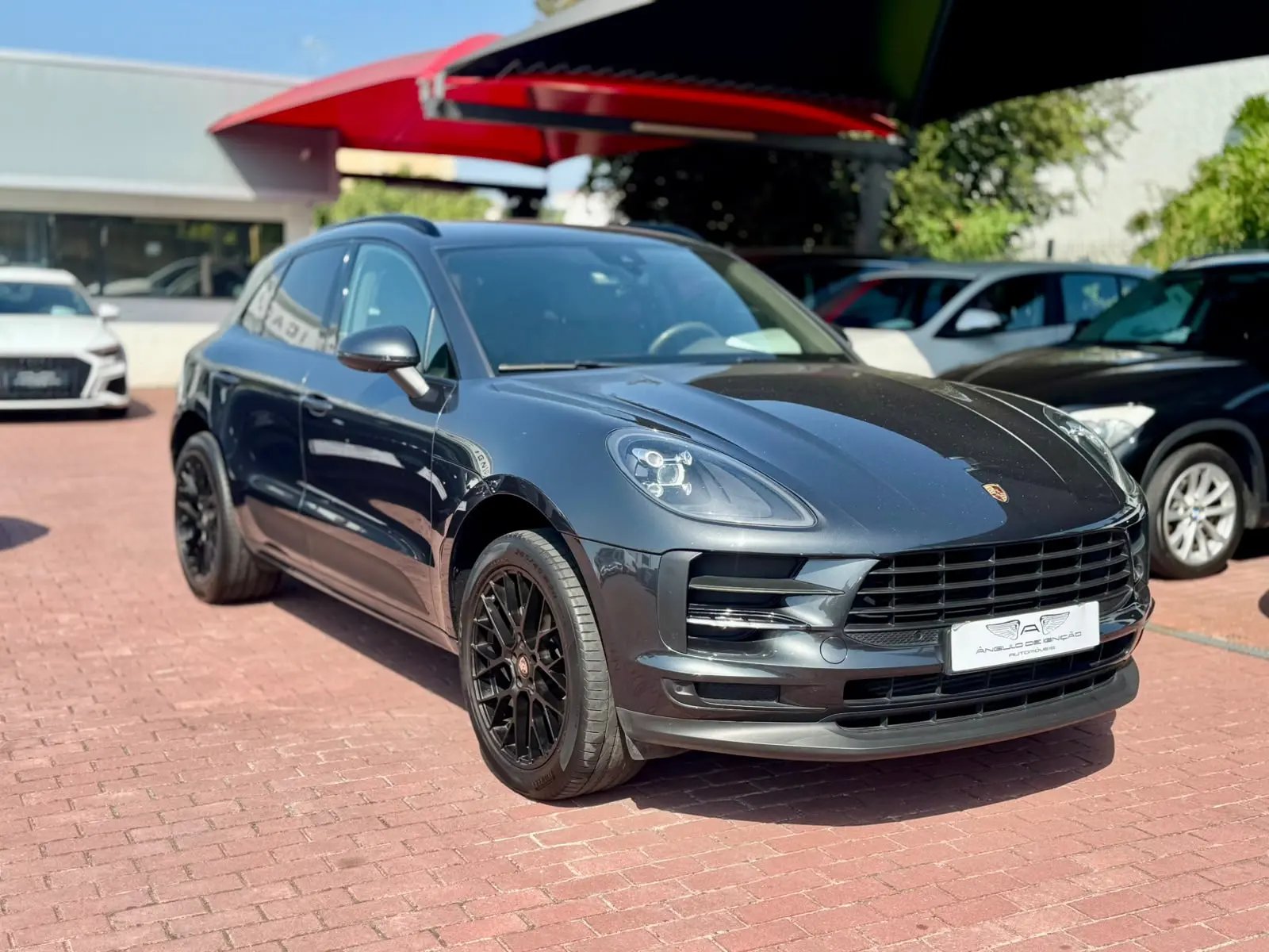
								Porsche SUV 2019 6010000 102000 Macan 2.0T Automática completo									