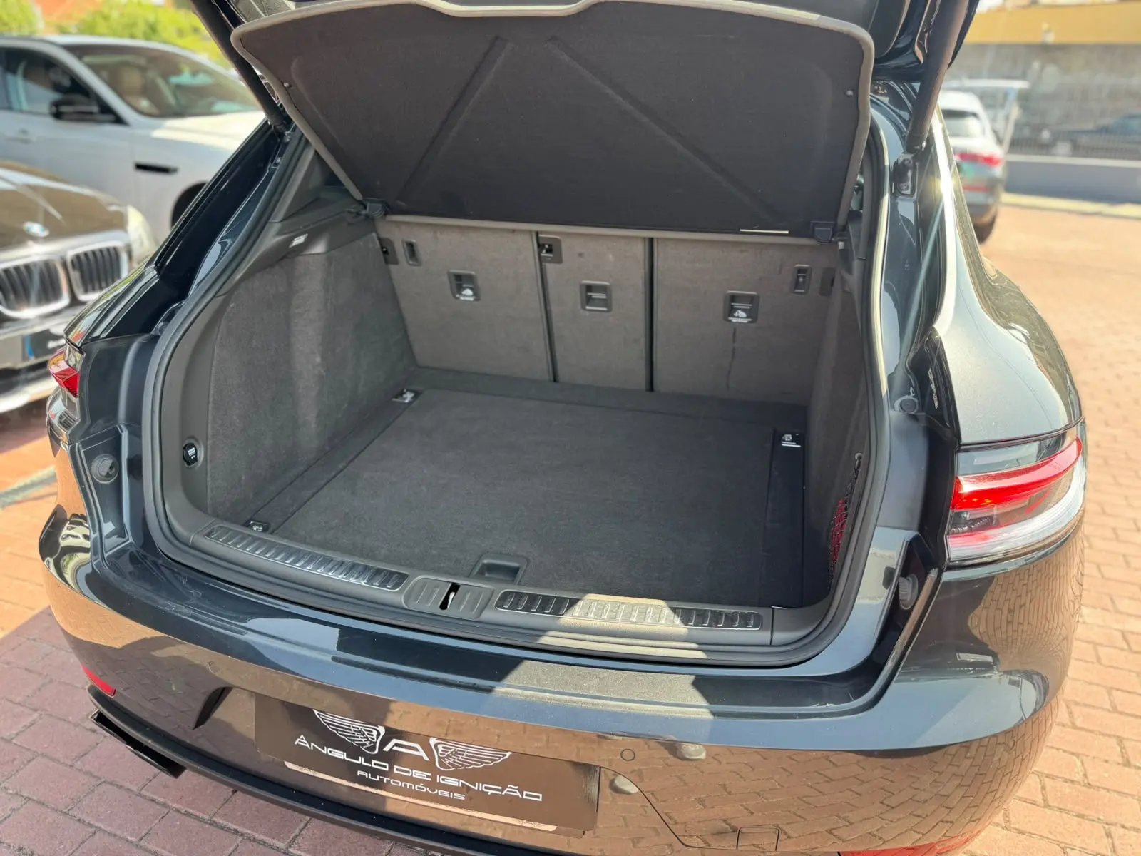 
								Porsche SUV 2019 6010000 102000 Macan 2.0T Automática completo									