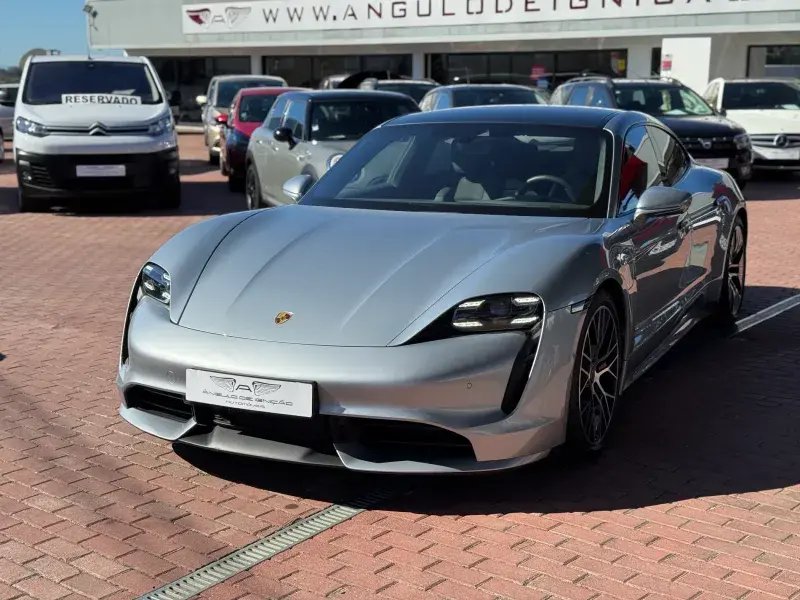 Porsche Sedan 2020 7057000 72000 Taycan Turbo Automática