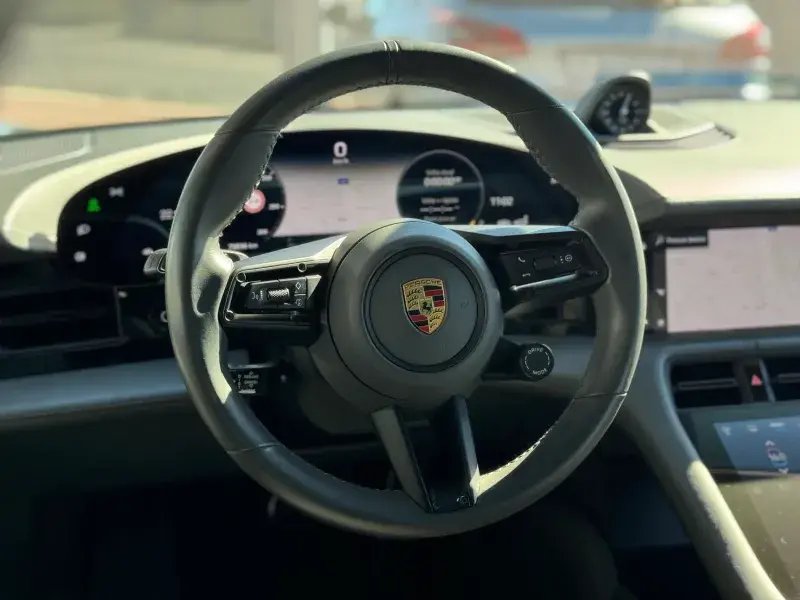 
								Porsche Sedan 2020 7057000 72000 Taycan Turbo Automática completo									