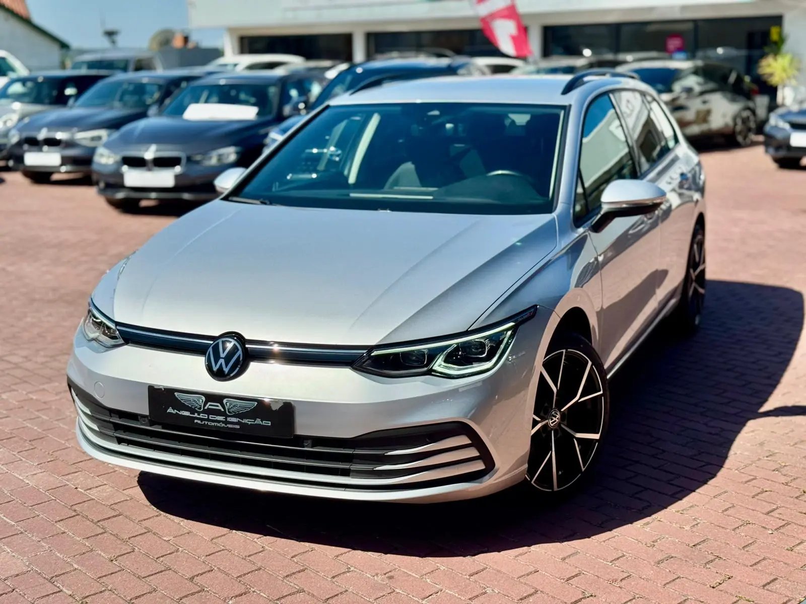 
								Volkswagen Carrinha 2022 2195000 148000 Golf Variant 2.0 TDi Life Manual completo									